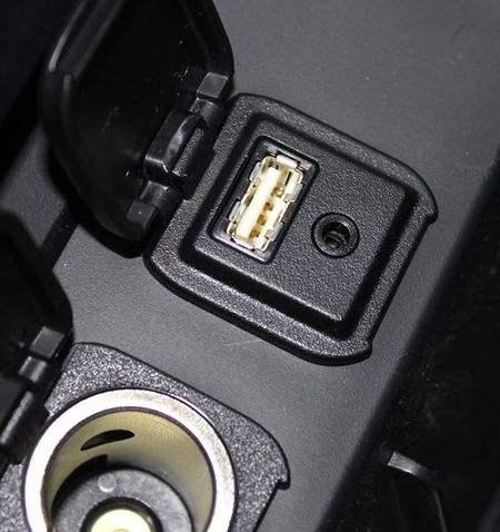 车上哪个接口好用点实用,车子上面的各种接口有什么用处