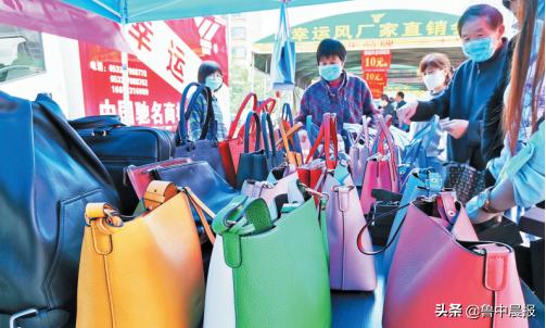 品牌特卖两场同步连续3天 (品牌特卖两场同步三天)