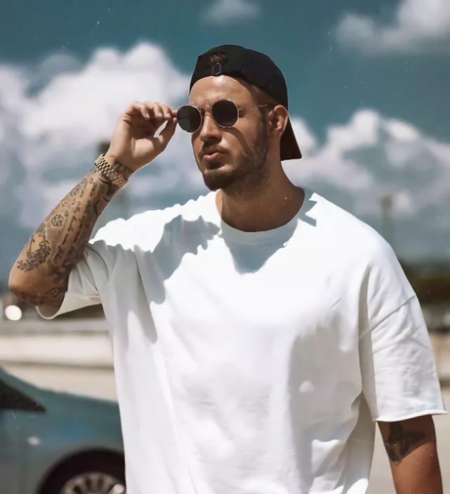 买一顶夏天戴的棒球帽,这个夏天我需要一顶帽子文案