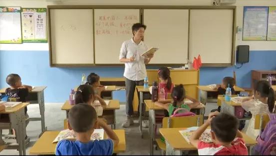 赖家益返乡教书追寻育人梦,赖家益到大学教书的感悟