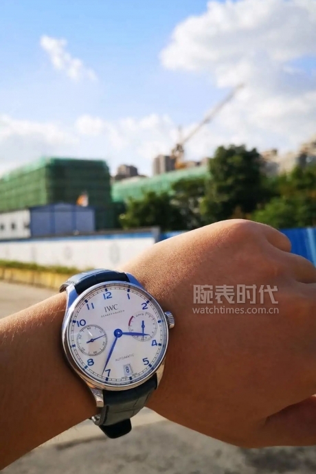 网友晒自己微信好友数量,网友晒1300手表