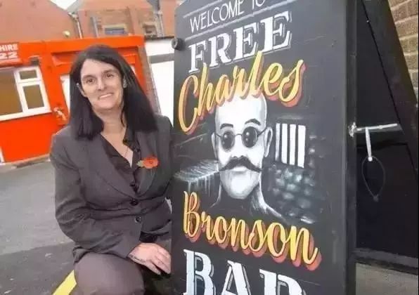 他蹲过120座监狱是最昂贵的囚犯，却因画画受到女生喜欢