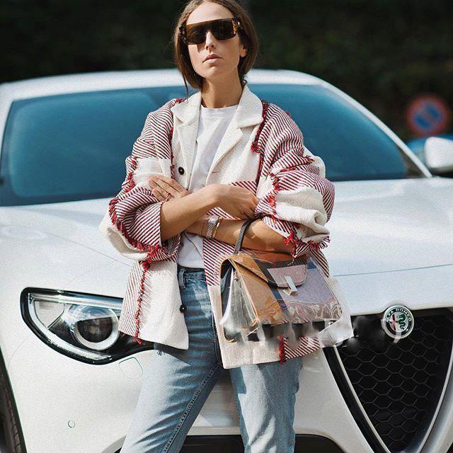 很流行的塑料包品牌,夏天包什么颜色好卖