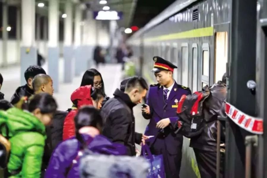 月薪3000回家过年状态,年薪3万不敢回家过年