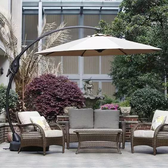 户外遮阳伞使用技巧图片,户外遮阳伞选择方式