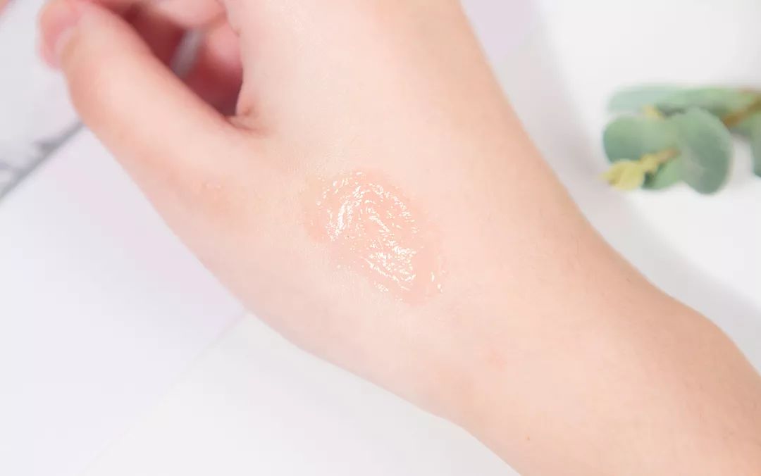 可以让嘴巴滋润红的润唇膏,最好用的几款润唇膏