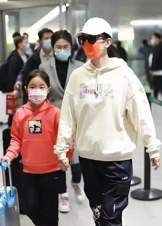 gucci李宇春杨幂,王源李宇春同款回力