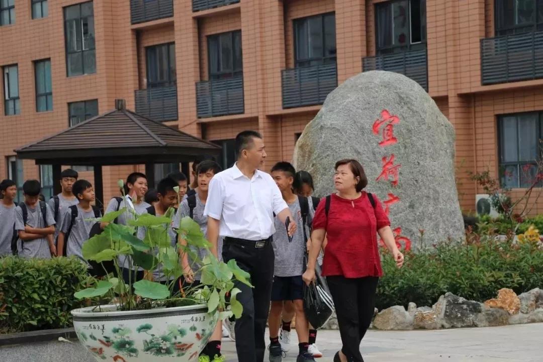 两岸同源扬台连心，小足球传递大梦想