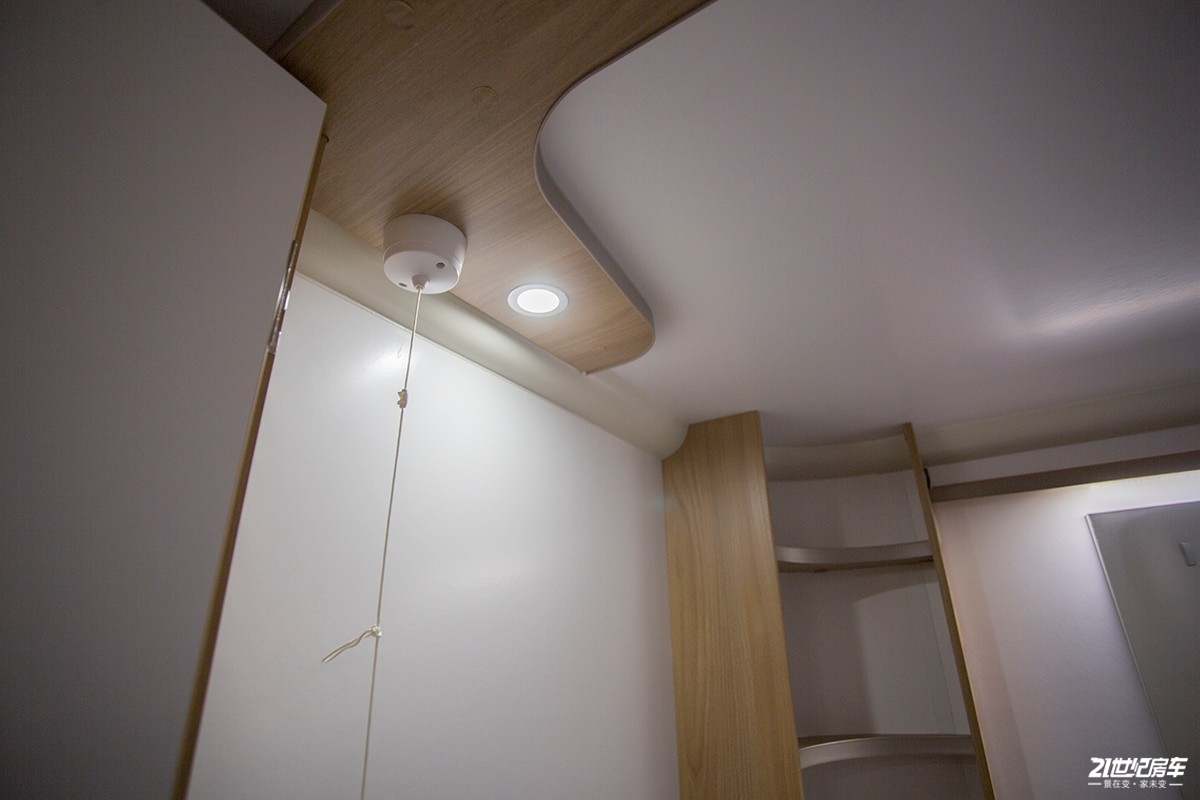 英国百丽d4,发现4拖挂式房车