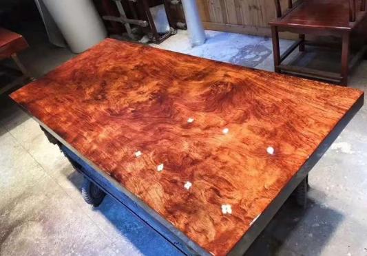 全中国家具城的“黑幕”:标价6.6万的大板,出厂价不到5000!