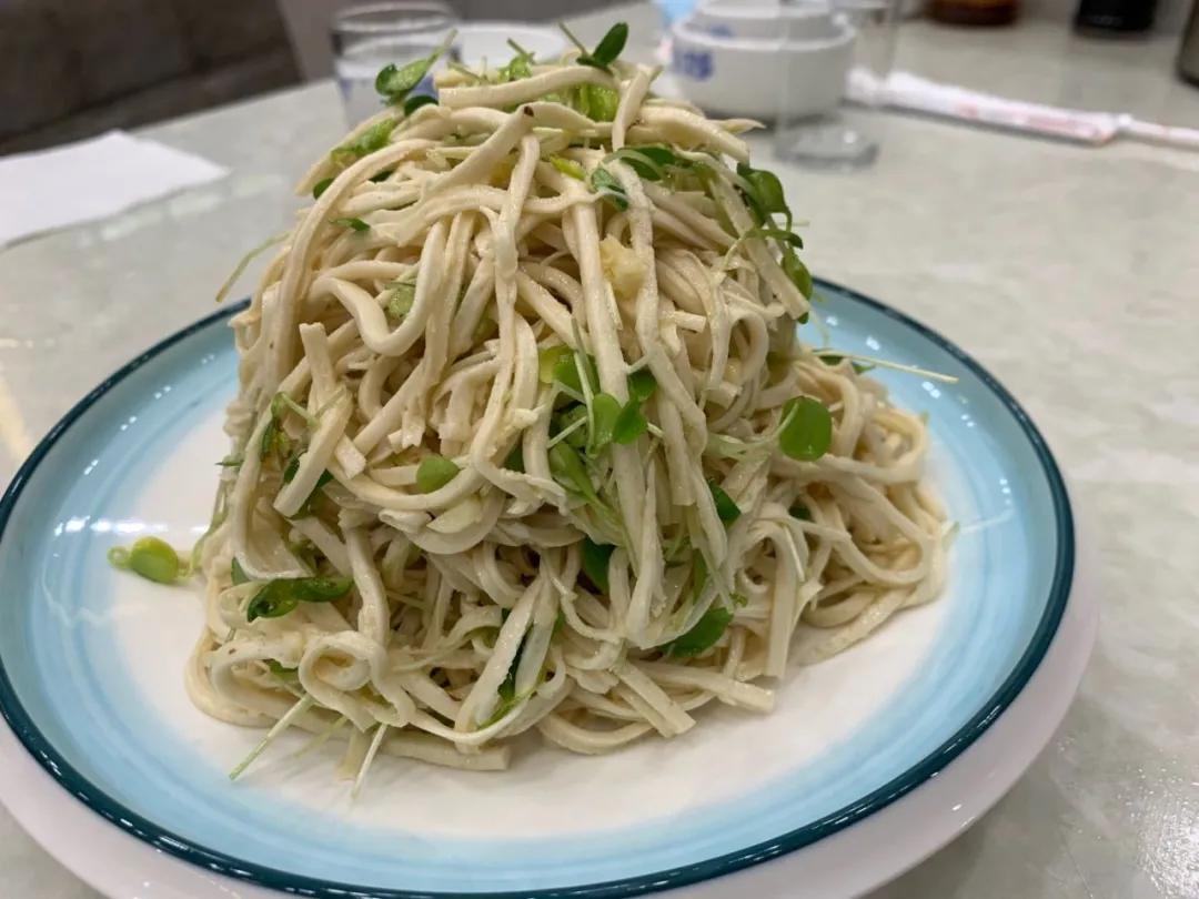 十七年老店特色餐饮,正宗红豆焖罐面