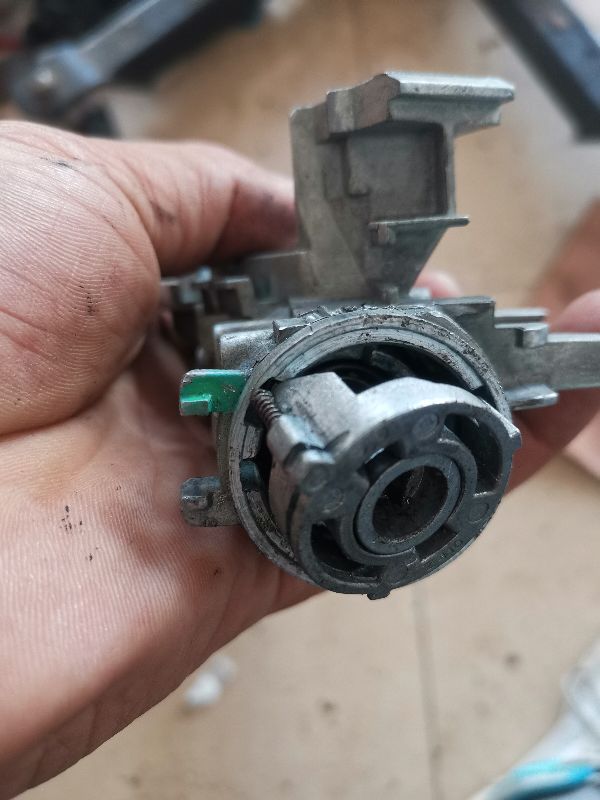 大众速腾钥匙锁座更换视频,大众速腾车遥控器钥匙改装外壳