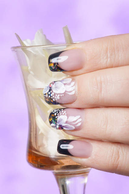 怀孕能做美甲工作吗,怀孕能做美甲吗初期