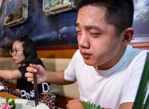 为什么我一吃辣的就会流鼻涕,为什么人一吃辣的就流鼻涕