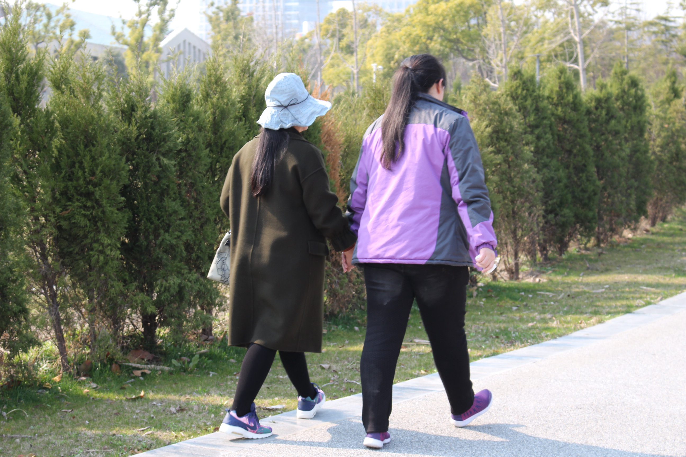 绮剧鐥呭尰闄㈢殑鐧借。澶╀娇,绮剧鐥呭尰闄㈢殑娓╂殩浼樼浜嬭抗