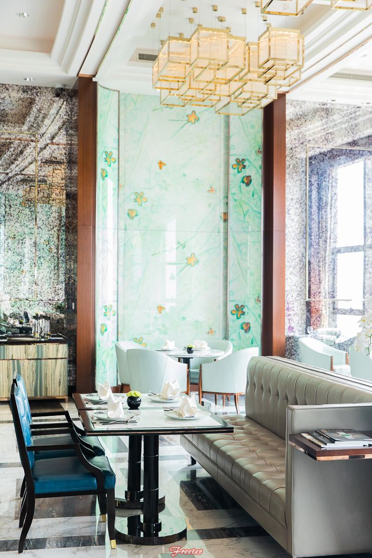 在唐阁，不止有难忘的美食体验，更有43层才能触及的海口绝美风景