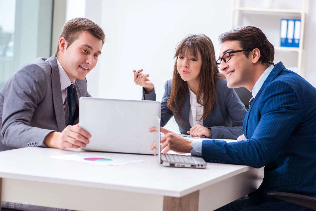 怎么整治说坏话的同事,如何面对同事造谣