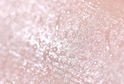 底妆卡粉怎么保湿,卡粉浮粉起皮脱妆怎么办