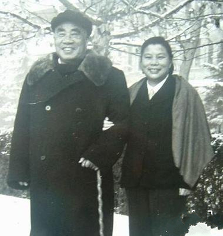 朱国华被判刑后，百姓议论是否会影响朱老总形象，康克清平静回答