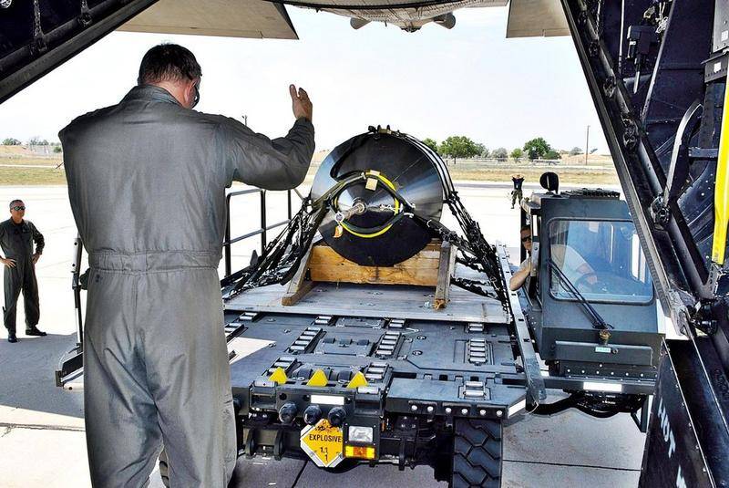 核武器温压弹介绍,核武器之下最强武器温压弹