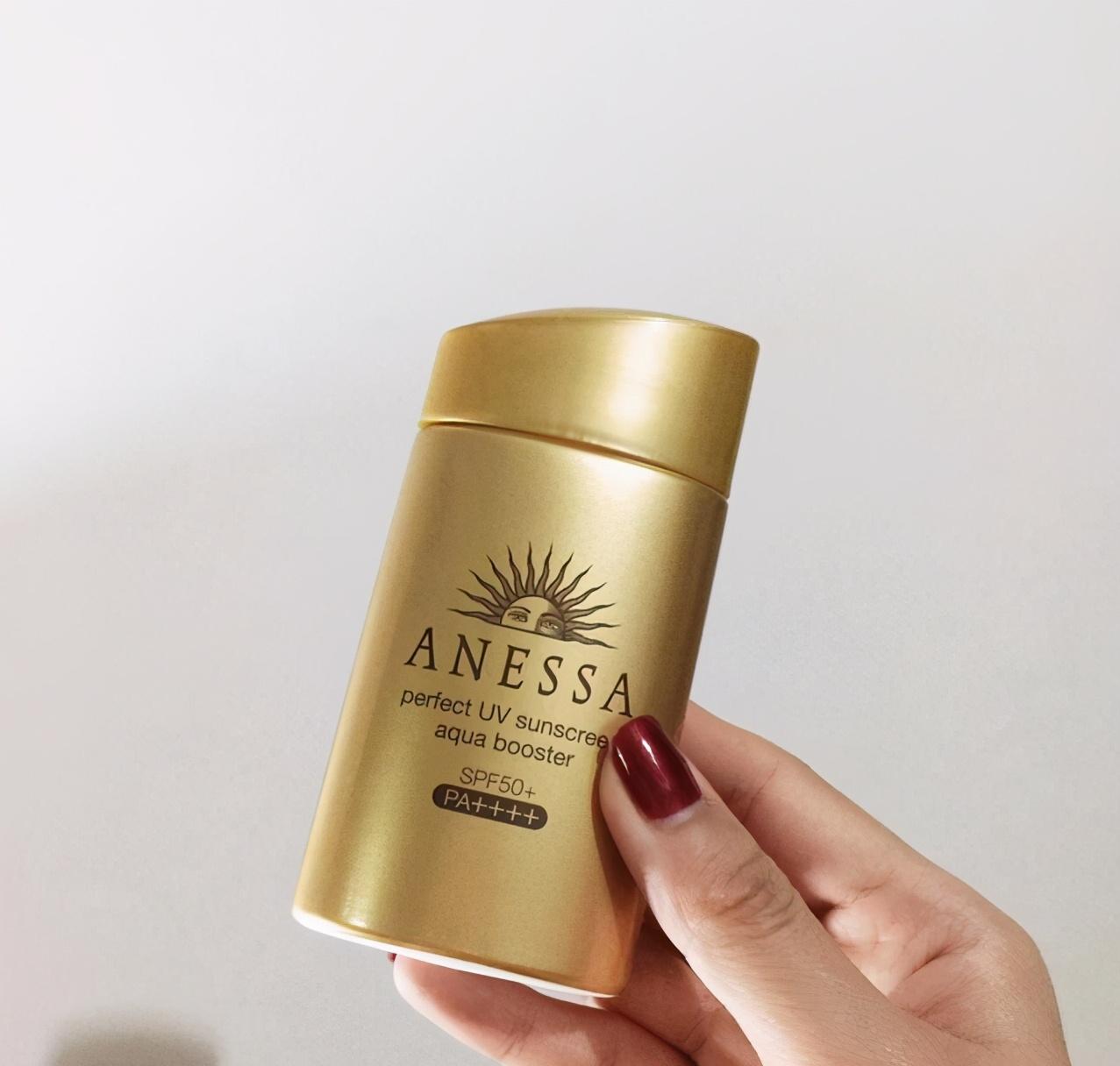 夏天皮肤毛孔粗大用冰水敷,夏天出油导致脸颊毛孔粗大怎么办