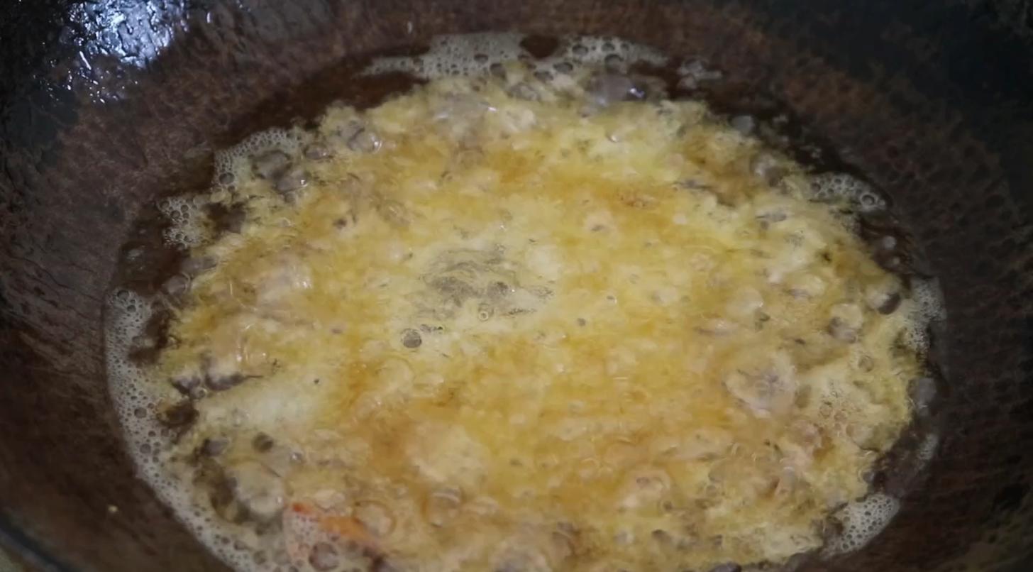 炸过的油怎么处理小妙招,炸过东西的油怎么把它弄干净