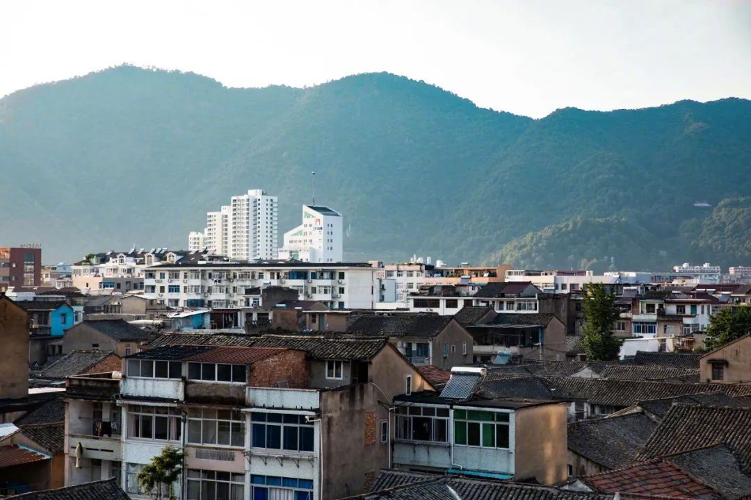 在三线小城市工作好吗,回到三线城市生活