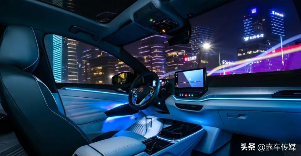 厉兵秣马后发制胜ID.4CROZZ领衔传统豪门电动化强势*攻反**