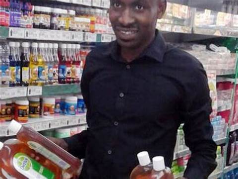 南非牧师称喝消毒水可防新冠，自己也喝，59名信徒口服滴露身亡