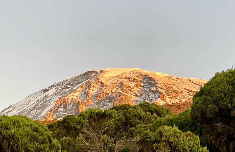 登上非洲之巅乞力马扎罗山，瑞士Odlo奥递乐保暖内衣实测