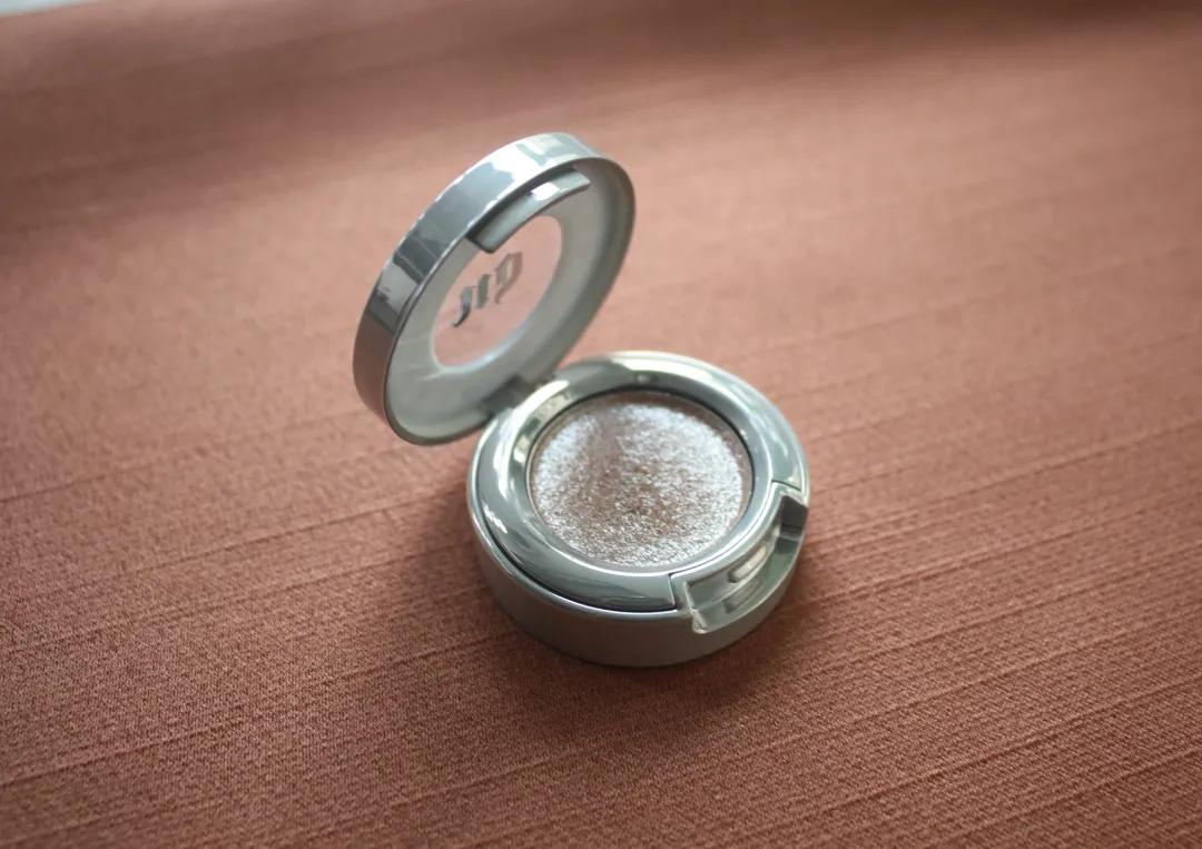 九色眼影bling防水独角兽大地亮片,适合夏天玩妆的平价多色眼影盘