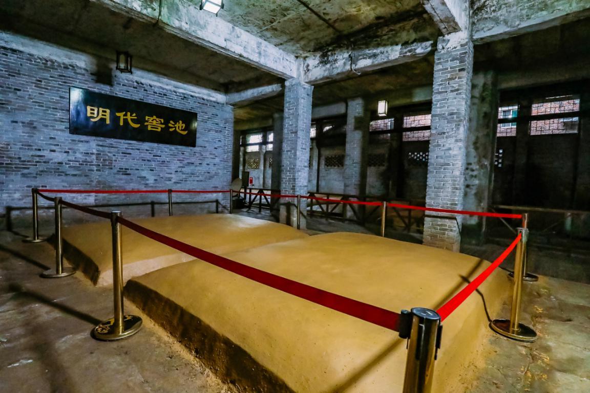 白酒和红酒喝哪款好,白酒和红酒有什么区别呢