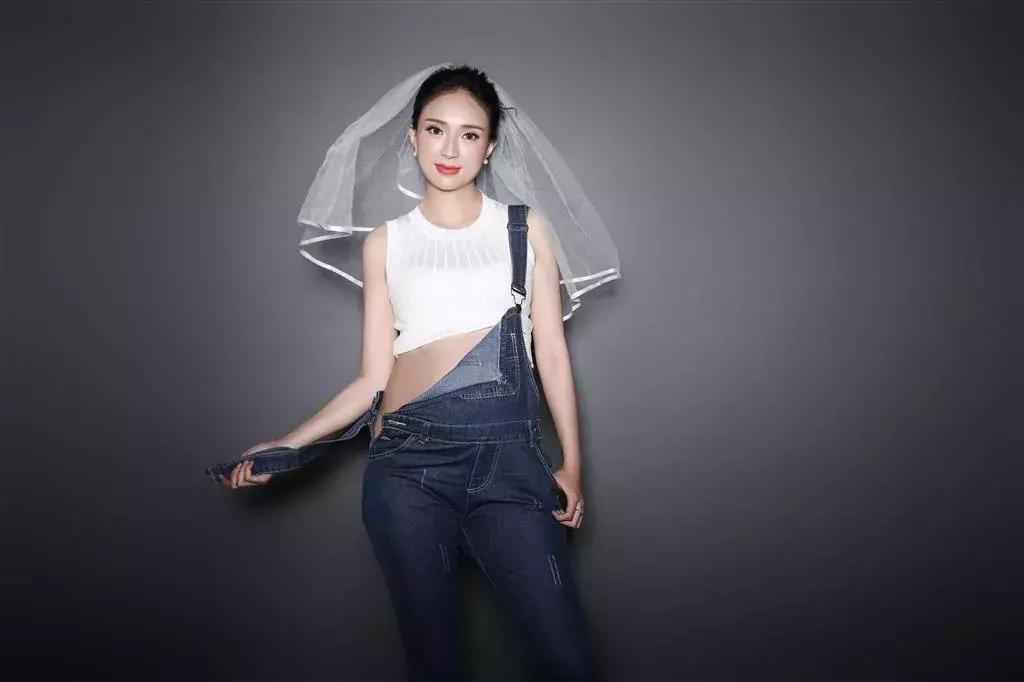 2020骞翠綘蹇呮媿鐨勫瓡濡囩収鎷嶆憚涓婚,鑹捐枃瀛曞鍎跨鎽勫奖寰烽槼鍒嗗簵鍥㈣喘