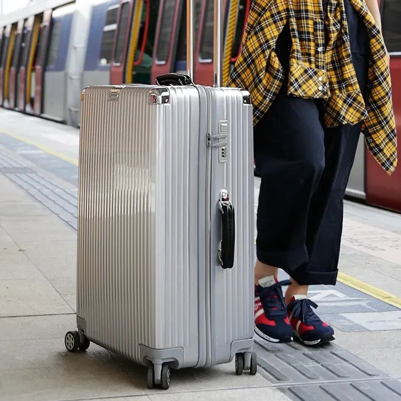 五一必备万向轮复古行李箱,万向轮复古行李箱