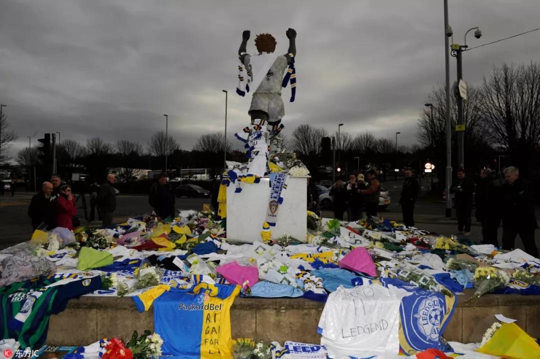 42岁时突然自缢，他未尽的梦想后来在欧洲杯被弟子实现