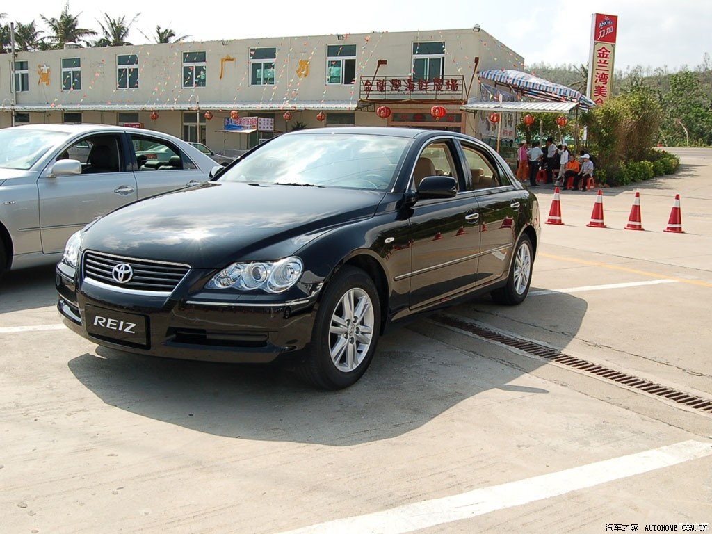 2015款丰田锐志2.5v尊锐版,10年丰田锐志2.5v风度菁英版配置