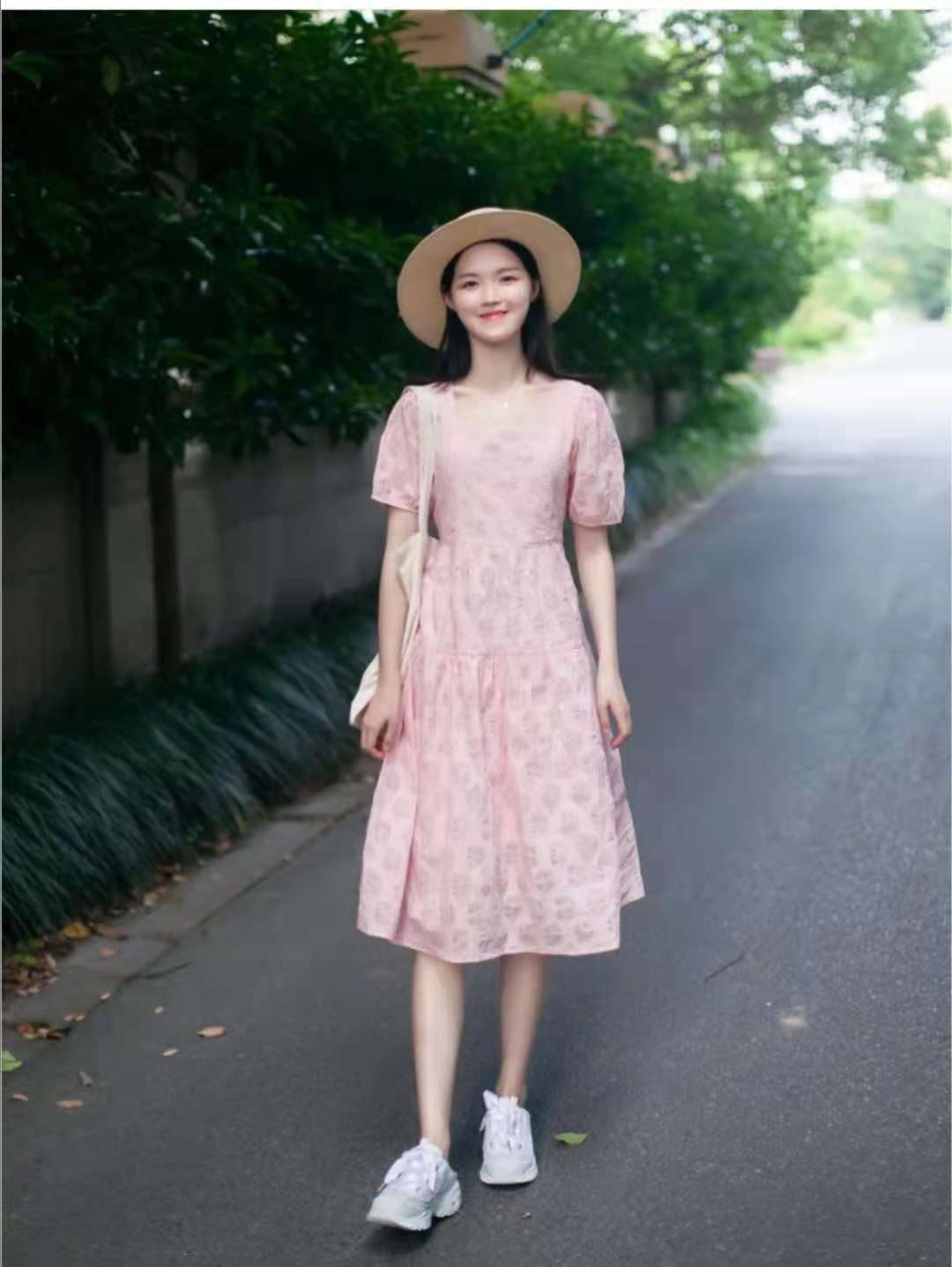 50岁女人夏天该怎么穿衣搭配,女人夏天怎么穿衣搭配好看