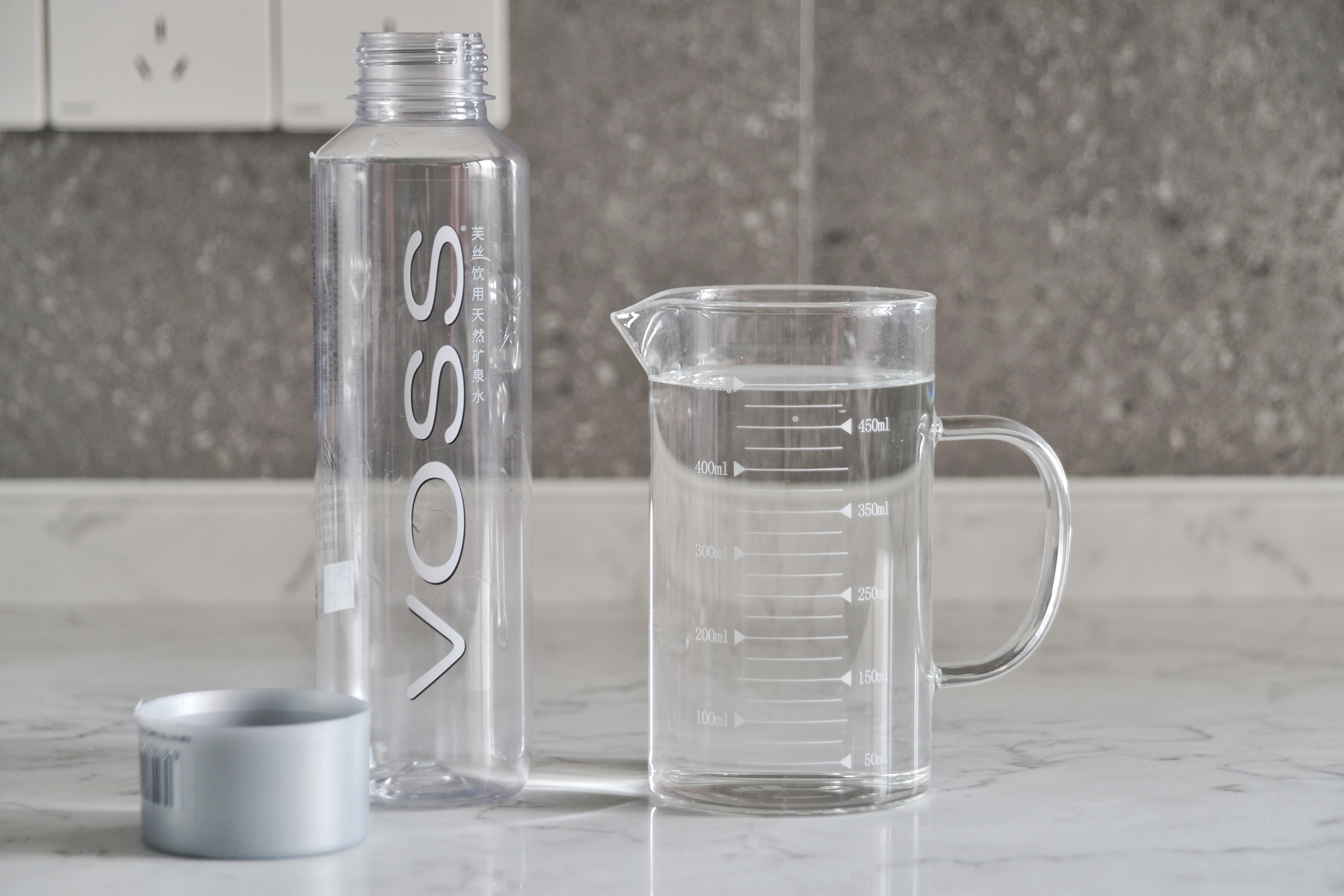 买了8款不同的饮用水，就为写完这篇瞎折腾的“水文”