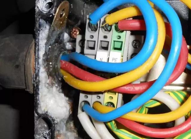 电伴热什么原理,电伴热温控器接线图及原理