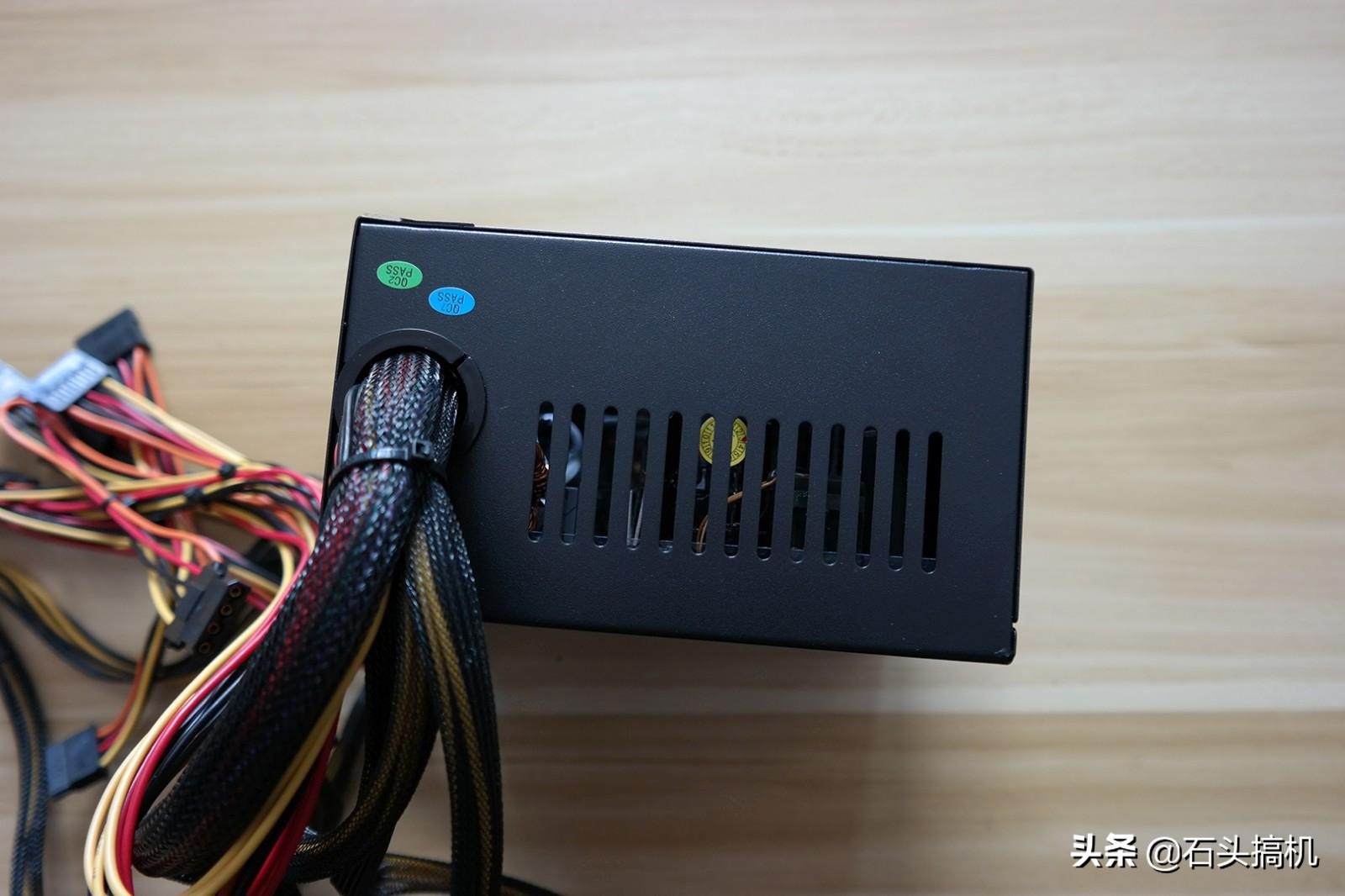 鑫谷gp700g白金版额定600w,鑫谷gp700p黑金