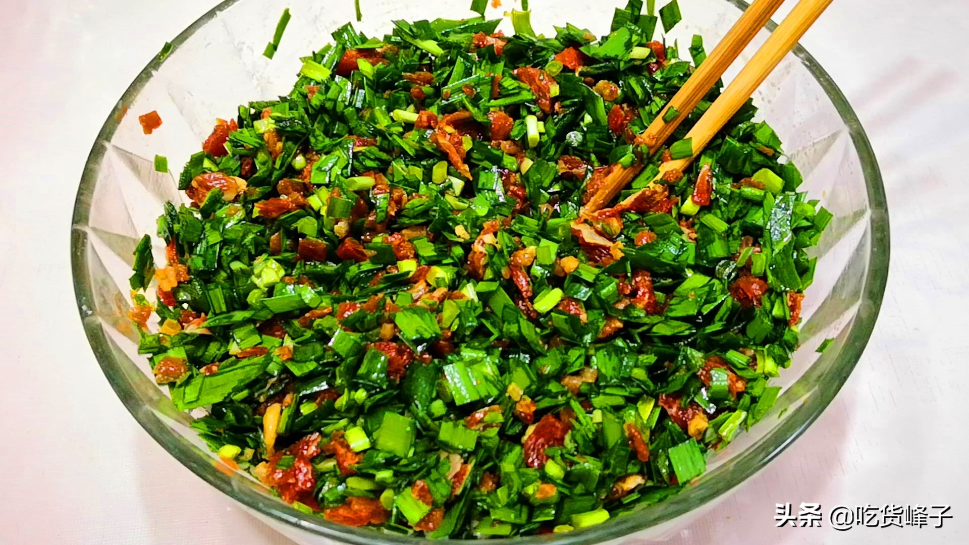 包韭菜饺子记住这三放四不放,韭菜饺子如何包才不粘手