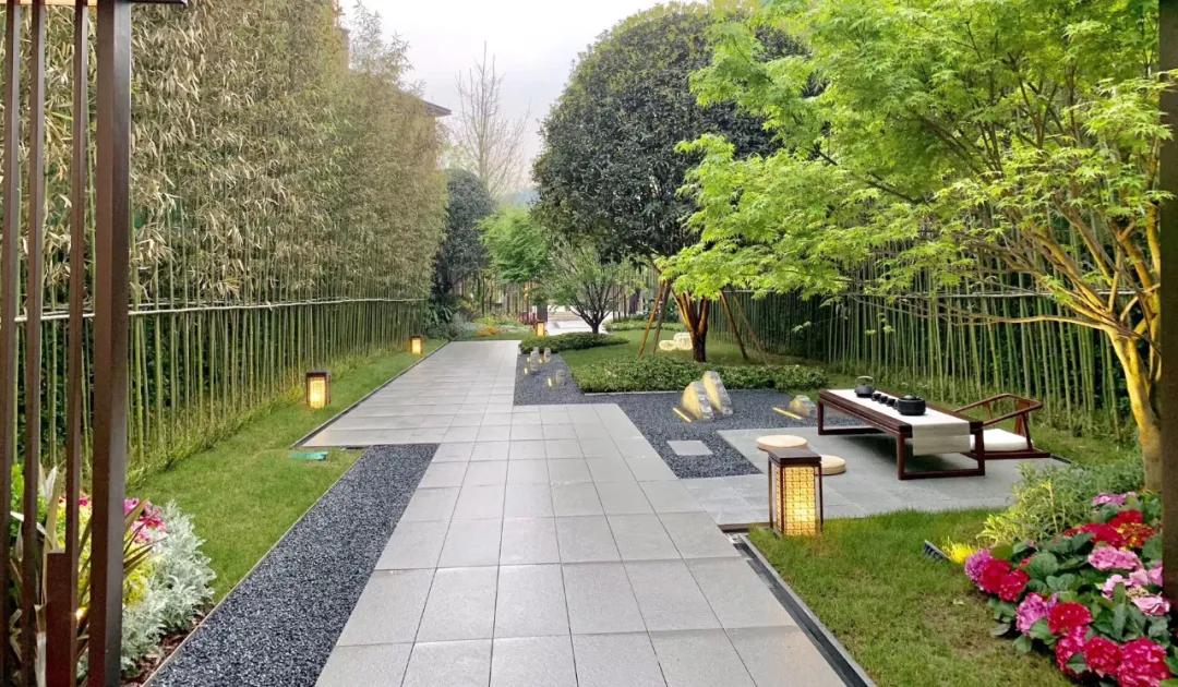 如果蓝湖郡搬到高新区管委会旁，有多少人能提前看到价值？