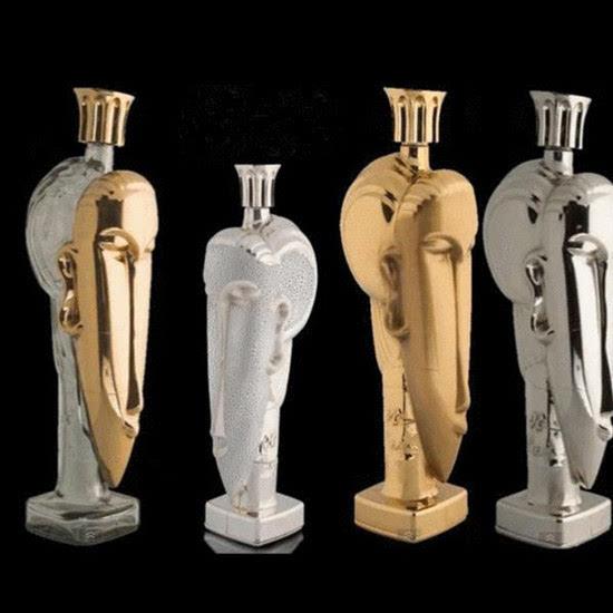 矿泉水界的贵族,一瓶矿泉水买一套房