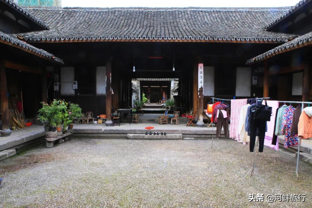 浙江仙居县(2)·文明楼下的东门老街,西门蒋宅里的三透九门堂