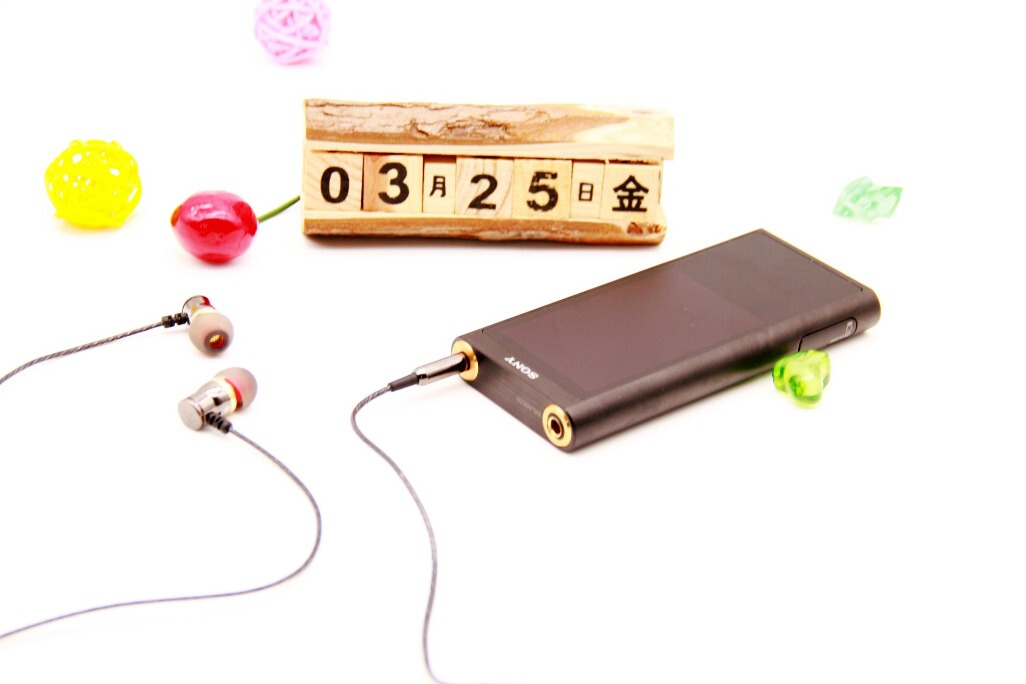 索尼nwzx300a和nw105哪个值得购买,索尼nw-zx300a多少钱