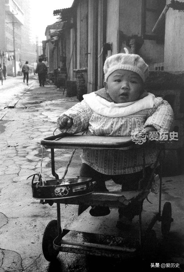 老照片里的怀念青春80后,老照片7080后的童年记忆