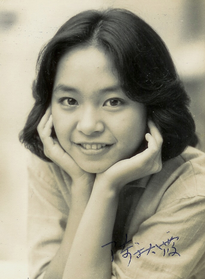 香江群音所有歌手名单,霞光万道原唱陈秋霞