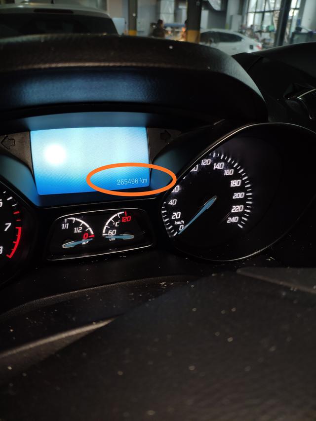 福特翼虎前轮轴承总是坏怎么回事,福特1.6翼虎前减震压力轴承异响