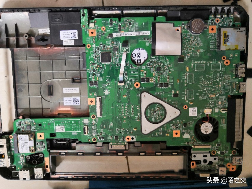 戴尔拆机换硬盘的教程,戴尔固态硬盘怎么拆解教程