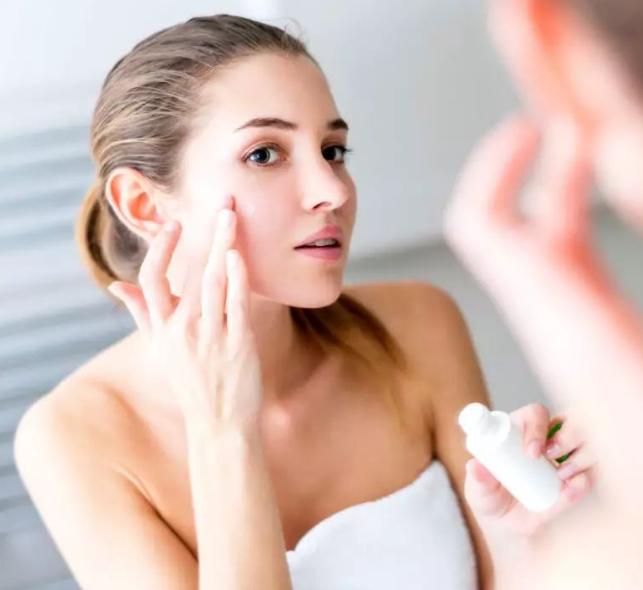 肌底液和精华液还有爽肤水的区别,肌底精华液和乳液有啥区别